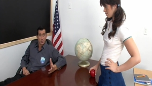 Sex scene accompanied by big butt slut Ashlyn Rae