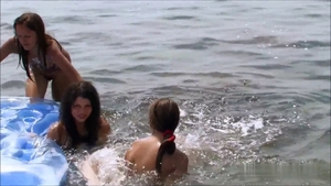 Finds dick to fuck among in bikini at the beach