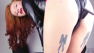 Babe Mistress Lola rushes rough sex