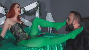 Big butt Kendra James cock sucking