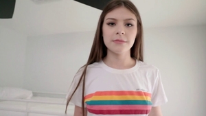 Blowjobs in bath among big ass teen chick Winter Jade