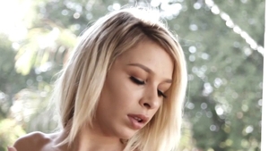 Carmen Caliente jizzed on sofa