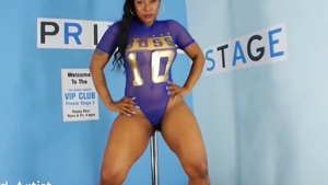 Ebony busty girl pussy eating solo