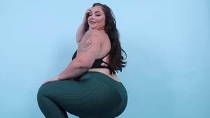 Huge cougar Vanessa London cowgirl fuck in HD