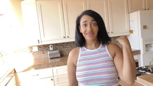 Bubble butt Emori Pleezer lusts sucking cock in HD