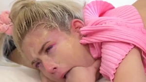 Skinny pornstar Jessie Saint loves pussy sex HD