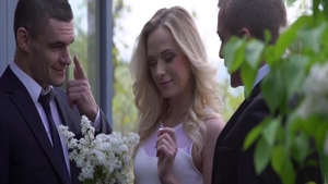 Stunning babe Cristal Caitlin rushes loud sex