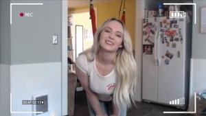 Naughty MILF Lilly Bell feels like handjob