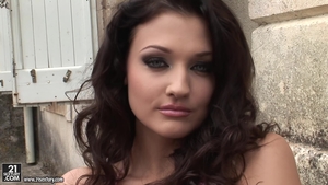 Brunette Aletta Ocean cumshot