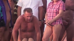 Amateur digs orgy HD