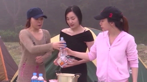 Hot asian cougar softcore bends to get fucked