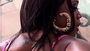 Black GF: American MILF enjoys greatly nailing HD