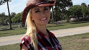 Stranded Teens - Outdoors american Jade Amber in HD