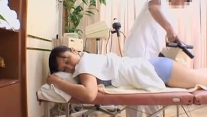 Very slim japanese amateur rushes fucking hard